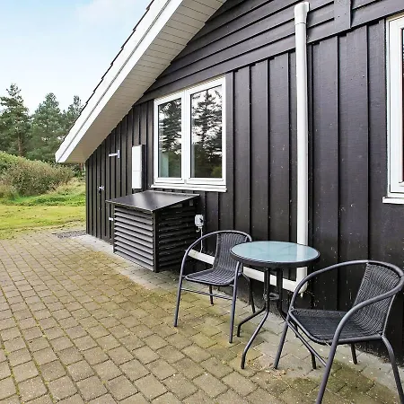 Vakantiehuis Three-bedroom Holiday In 30 *