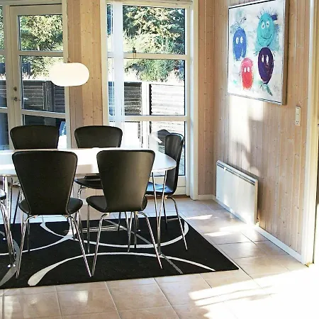 Three-bedroom Holiday In 30 בית נופש בלבאנד